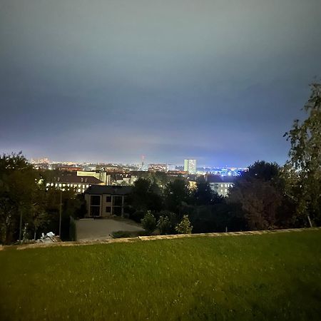 Панорамні Апартаменти Uzhhorod Bagian luar foto