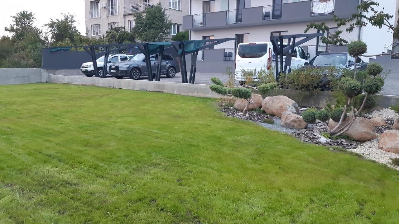 Панорамні Апартаменти Uzhhorod Bagian luar foto