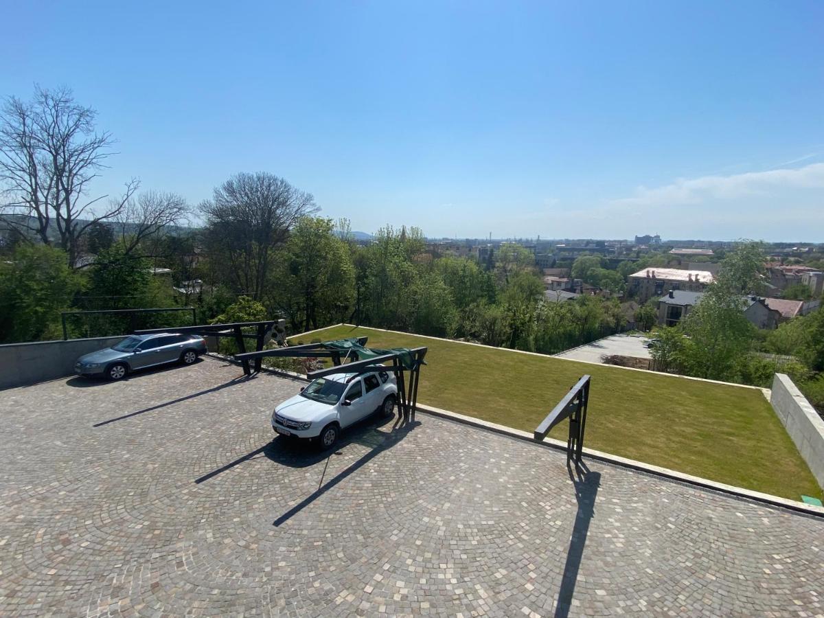 Панорамні Апартаменти Uzhhorod Bagian luar foto