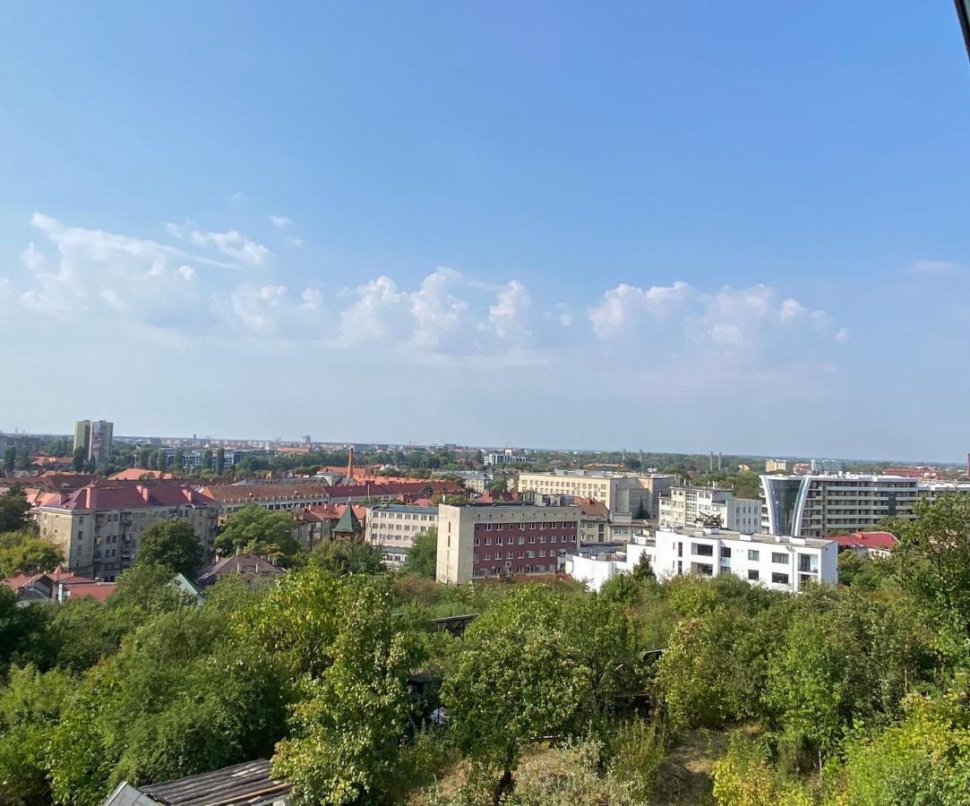 Панорамні Апартаменти Uzhhorod Bagian luar foto