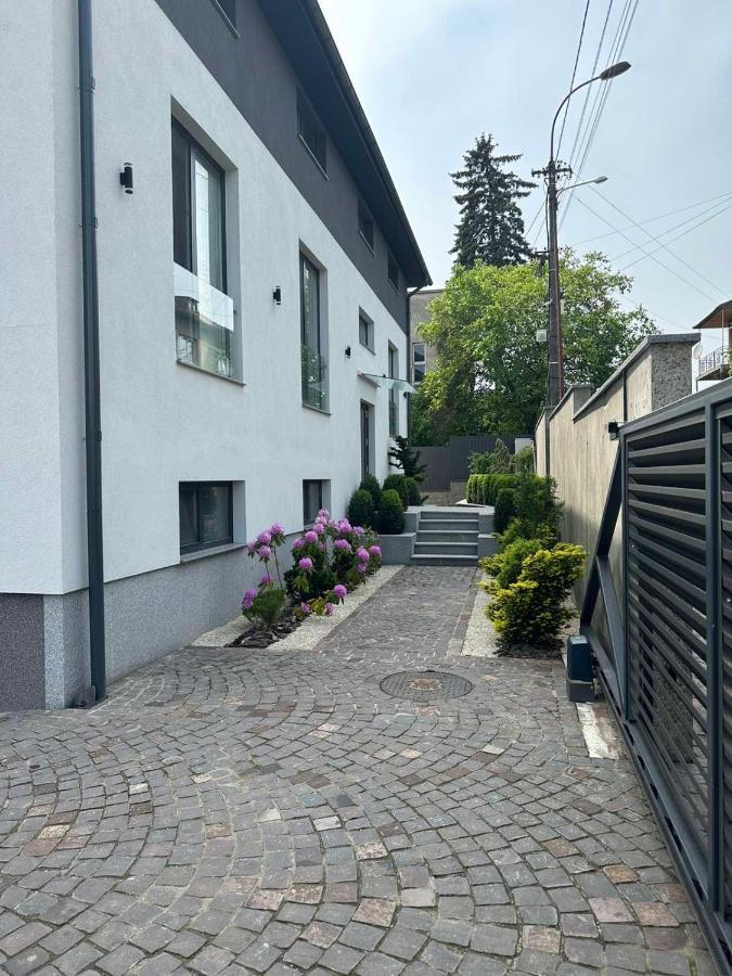 Панорамні Апартаменти Uzhhorod Bagian luar foto